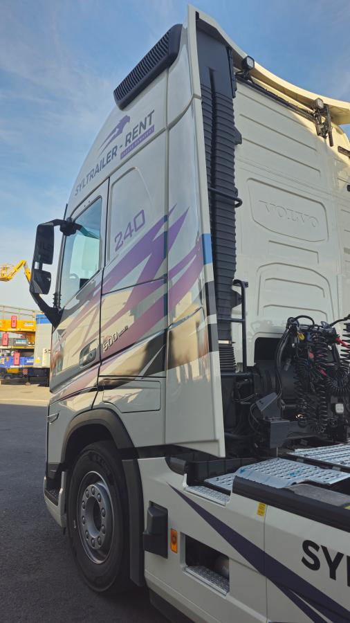 Volvo FH 500 AERO Globetrotter XXL (Location / Rent) - Камион влекач: слика 4 Volvo FH 500 AERO Globetrotter XXL (Location / Rent) - Камион влекач: слика 4