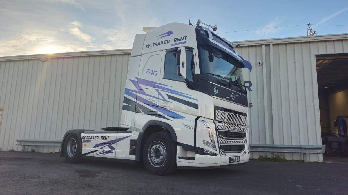 Volvo FH 500 AERO Globetrotter XXL (Location / Rent) - Камион влекач: слика 1 Volvo FH 500 AERO Globetrotter XXL (Location / Rent) - Камион влекач: слика 1