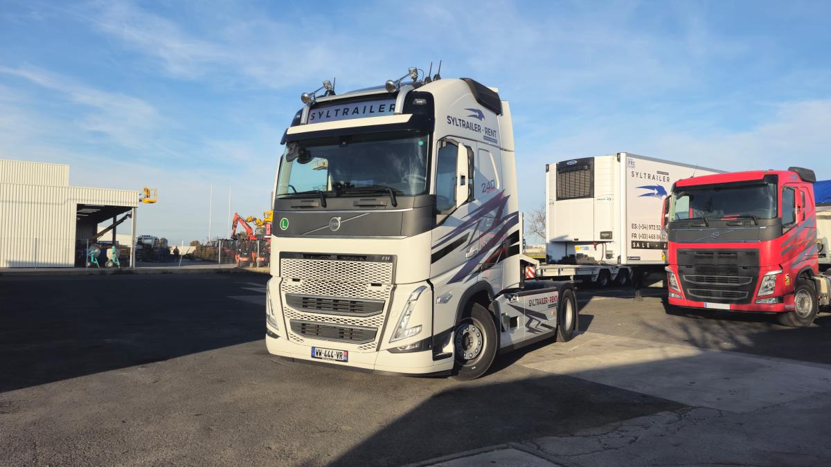 Volvo FH 500 Globetrotter XXL (Location / Rent) - Камион влекач: слика 3 Volvo FH 500 Globetrotter XXL (Location / Rent) - Камион влекач: слика 3