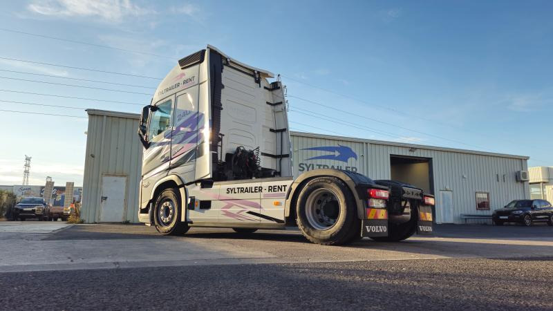 Volvo FH 500 Globetrotter XXL (Location / Rent) - Камион влекач: слика 2 Volvo FH 500 Globetrotter XXL (Location / Rent) - Камион влекач: слика 2
