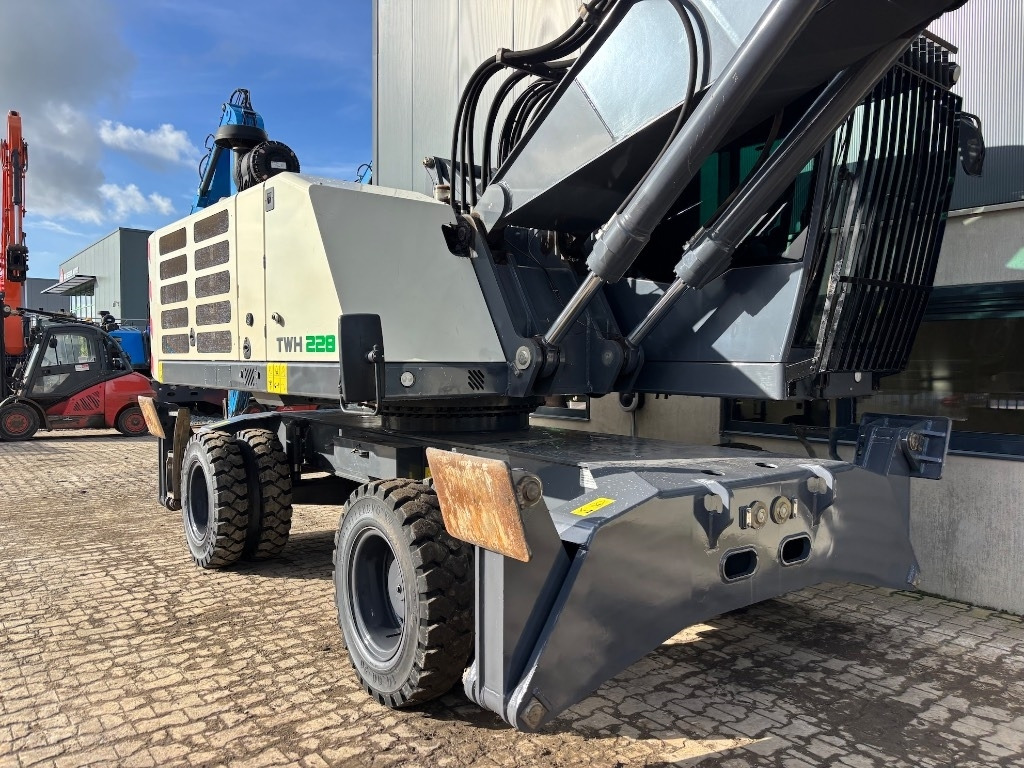 Справувач со отпад/ Индустрија Fuchs MHL 340 F - MHL340 Terex Ecotec TWH228: слика 12 Справувач со отпад/ Индустрија Fuchs MHL 340 F - MHL340 Terex Ecotec TWH228: слика 12