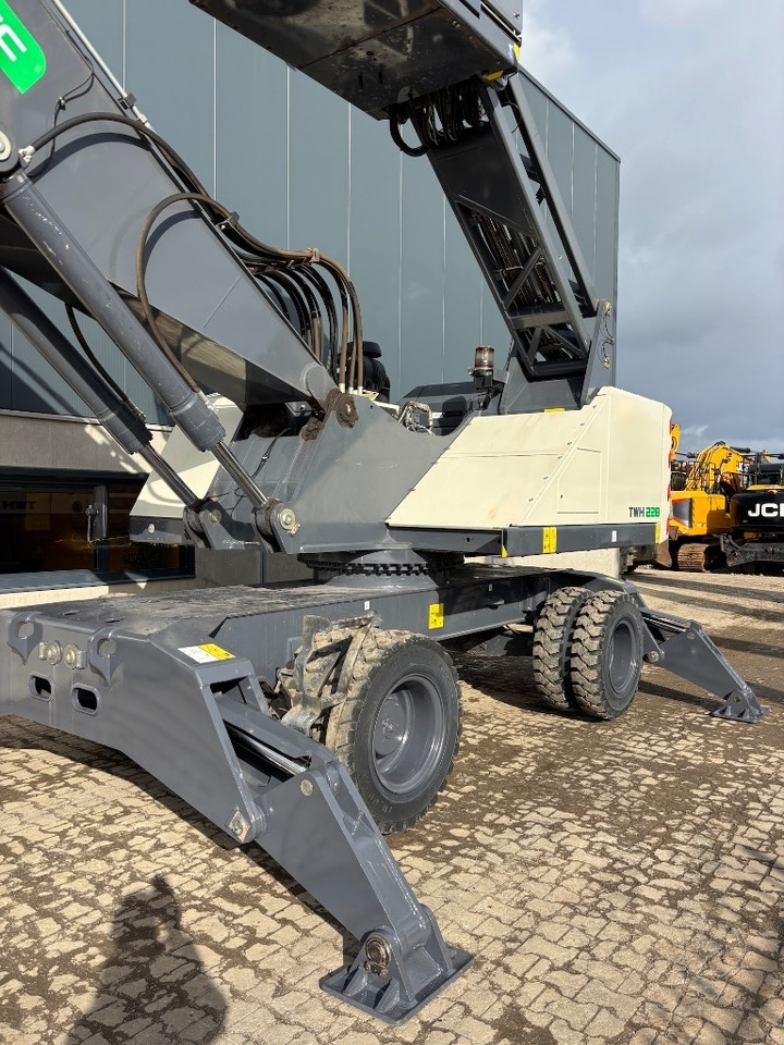 Справувач со отпад/ Индустрија Fuchs MHL 340 F - MHL340 Terex Ecotec TWH228: слика 16 Справувач со отпад/ Индустрија Fuchs MHL 340 F - MHL340 Terex Ecotec TWH228: слика 16