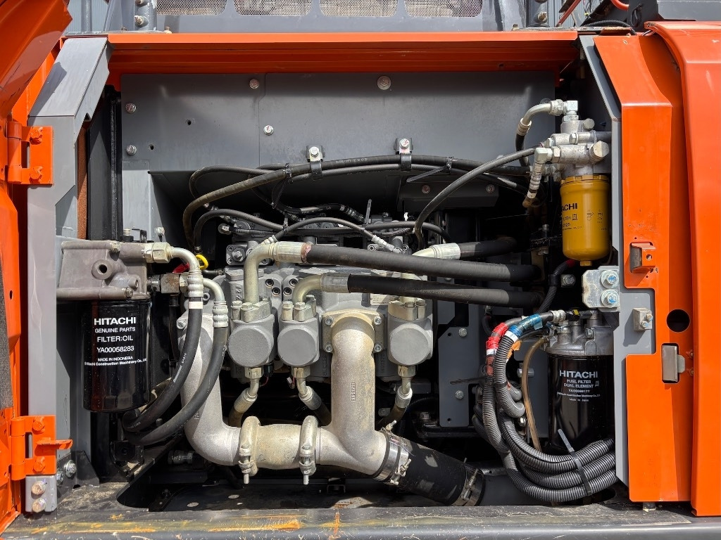 Багер гасеничар Hitachi ZX 210 LC-6: слика 22