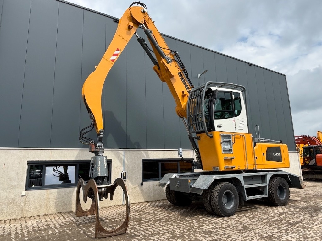 Liebherr LH 35 Timber Litronic - LH 30 - LH 40 - Справувач со отпад/ Индустрија: слика 1 Liebherr LH 35 Timber Litronic - LH 30 - LH 40 - Справувач со отпад/ Индустрија: слика 1