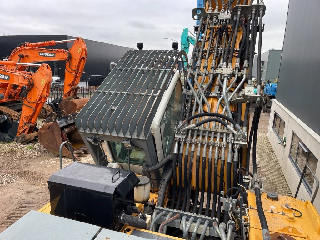 Багер за уривање Liebherr R 954 C HDV -- 28 mtr -- High Reach Demolition: слика 39