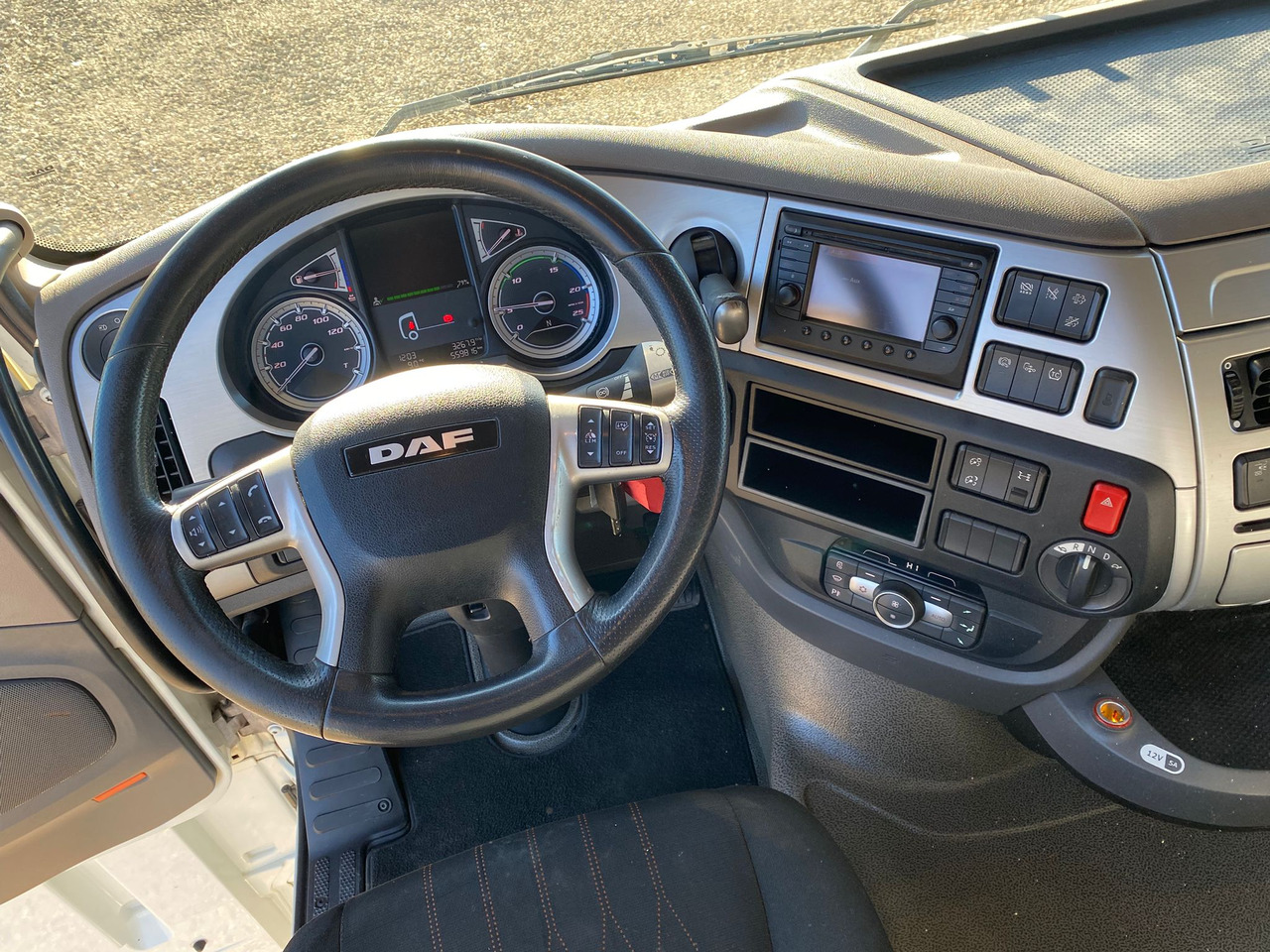 DAF XF530 Super Space Cab - Камион влекач: слика 5 DAF XF530 Super Space Cab - Камион влекач: слика 5