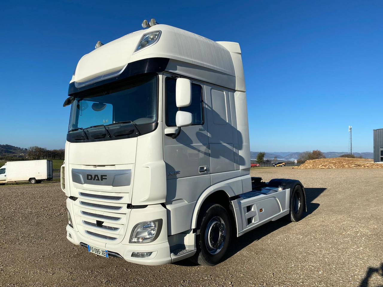 DAF XF530 Super Space Cab - Камион влекач: слика 1 DAF XF530 Super Space Cab - Камион влекач: слика 1