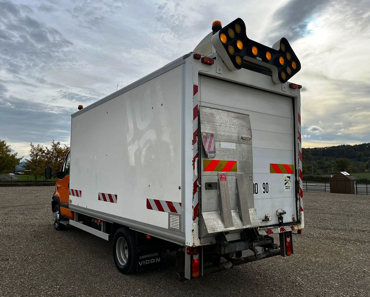 RENAULT Mascott DCI 160 CAISSE + HAYON - Камион сандучар: слика 3 RENAULT Mascott DCI 160 CAISSE + HAYON - Камион сандучар: слика 3