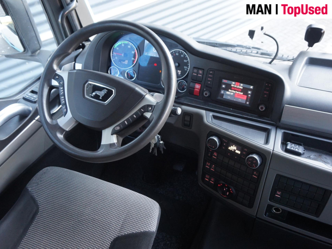 MAN TGX 18.420 4X2 BLS / PTO / EURO 6 - Камион влекач: слика 4 MAN TGX 18.420 4X2 BLS / PTO / EURO 6 - Камион влекач: слика 4