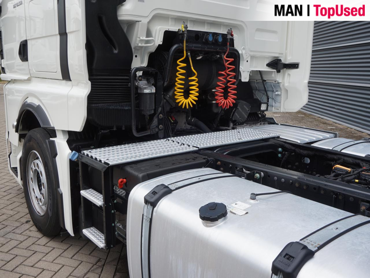 MAN TGX 18.510 4x2 BL SA / Retarder / 2 Tanks - Камион влекач: слика 3 MAN TGX 18.510 4x2 BL SA / Retarder / 2 Tanks - Камион влекач: слика 3