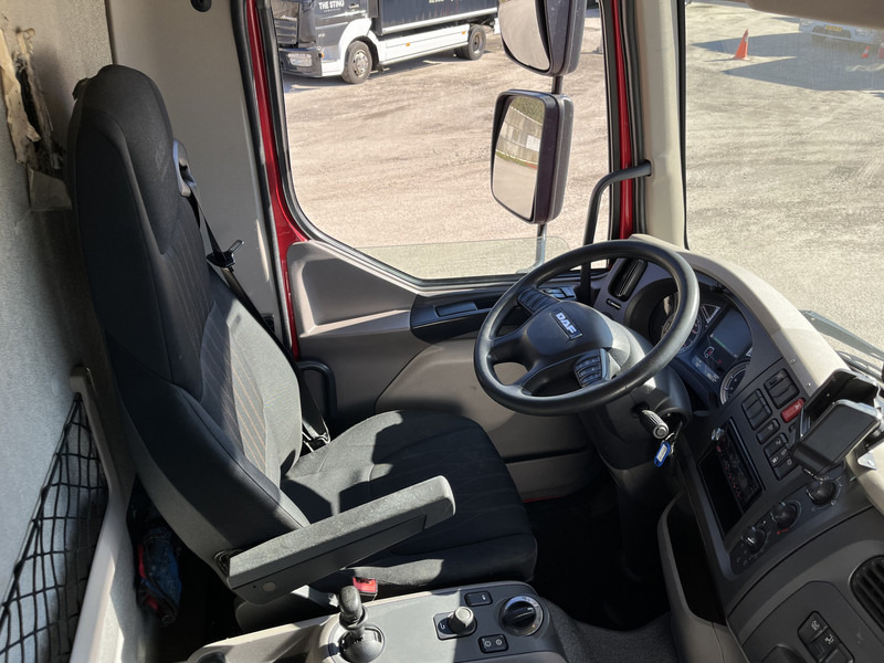 DAF LF 210 FA / 12 Ton / 396 dkm / Box / Loadlift / NL Truck - Камион сандучар: слика 3 DAF LF 210 FA / 12 Ton / 396 dkm / Box / Loadlift / NL Truck - Камион сандучар: слика 3