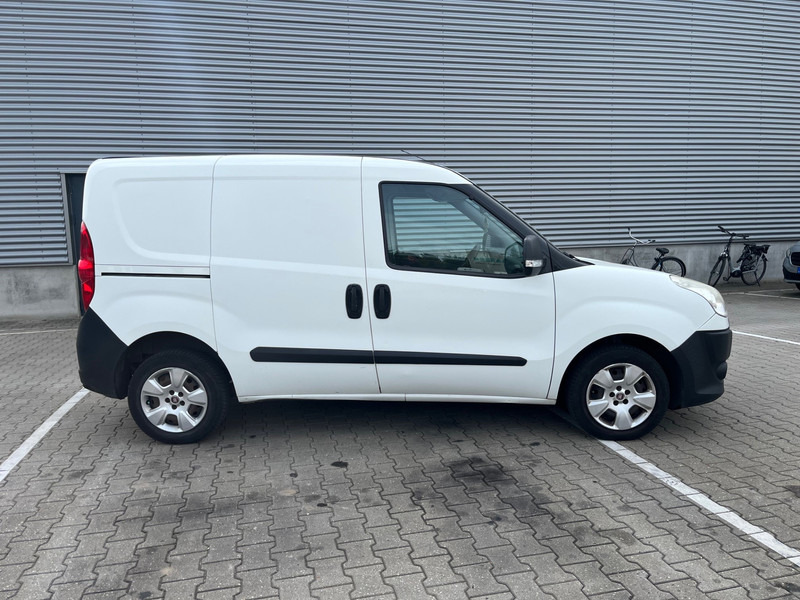 Fiat Dobló Cargo 1.3 MultiJet / NL Van - Мало комбе: слика 2 Fiat Dobló Cargo 1.3 MultiJet / NL Van - Мало комбе: слика 2