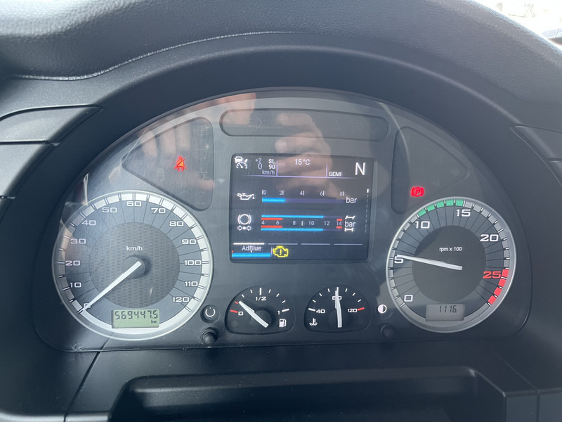 Iveco S-Way AT 420 / Full LED / 569 dkm / 2 Tanks / 2 Fridge / APK TUV 03-26 - Камион влекач: слика 4 Iveco S-Way AT 420 / Full LED / 569 dkm / 2 Tanks / 2 Fridge / APK TUV 03-26 - Камион влекач: слика 4