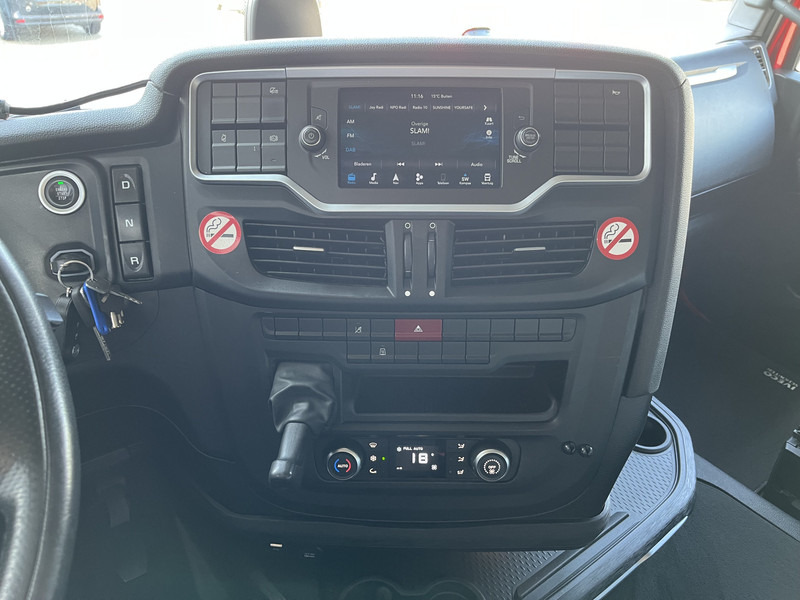 Iveco S-Way AT 420 / Full LED / 569 dkm / 2 Tanks / 2 Fridge / APK TUV 03-26 - Камион влекач: слика 5 Iveco S-Way AT 420 / Full LED / 569 dkm / 2 Tanks / 2 Fridge / APK TUV 03-26 - Камион влекач: слика 5