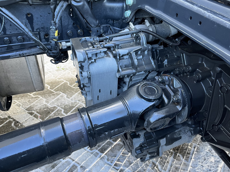Камион влекач MAN TGX 18.470 GX / ZF Retarder / Full LED / 2 Tanks / APK TUV 01-26: слика 10