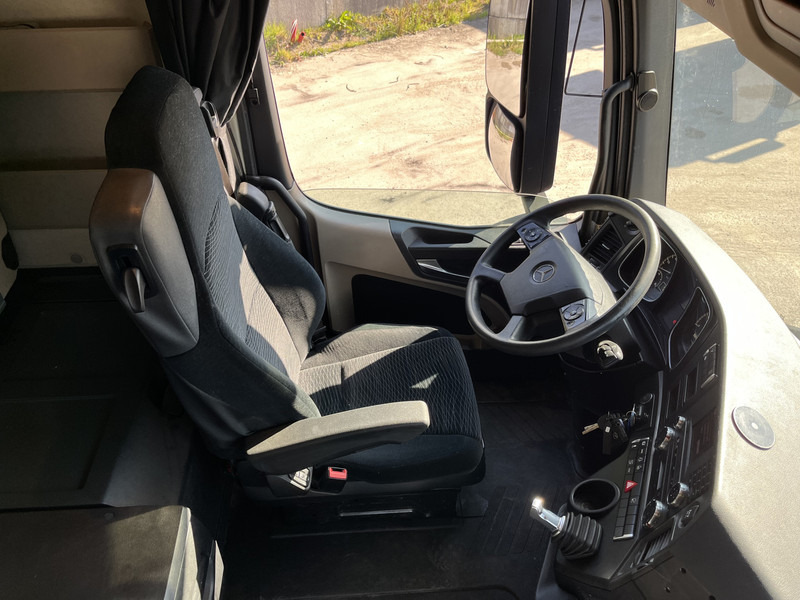 Mercedes-Benz Actros 1842 StreamSpace / 939 dkm / 2 Tanks / NL Truck - Камион влекач: слика 3 Mercedes-Benz Actros 1842 StreamSpace / 939 dkm / 2 Tanks / NL Truck - Камион влекач: слика 3