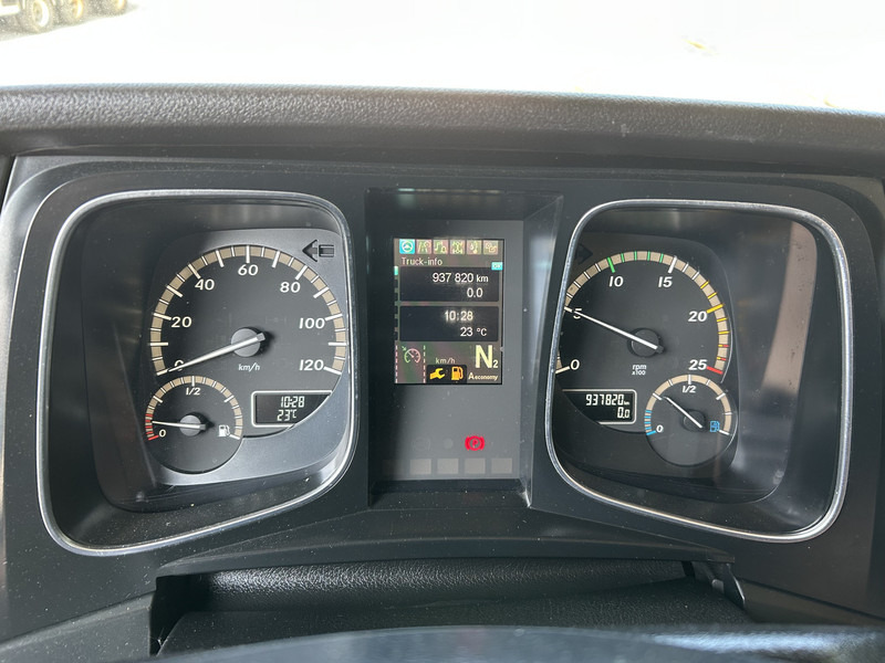 Mercedes-Benz Actros 1842 Streamspace / 937 dkm / 2 Tanks / NL Truck - Камион влекач: слика 4 Mercedes-Benz Actros 1842 Streamspace / 937 dkm / 2 Tanks / NL Truck - Камион влекач: слика 4