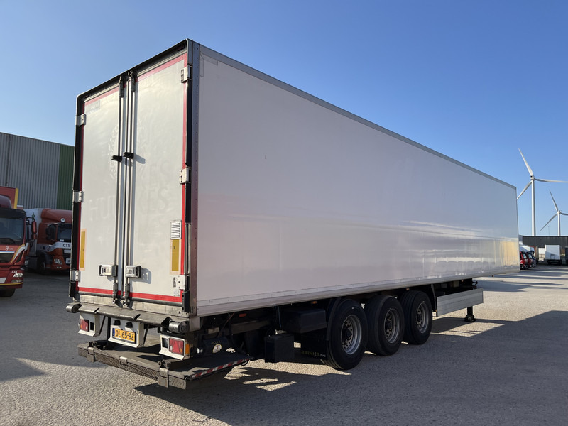 Krone Cool Liner / Carrier Vector 1850 mt / Frigo Box / Loadlift / APK TUV 08-25 - Полуприколка ладилник: слика 2 Krone Cool Liner / Carrier Vector 1850 mt / Frigo Box / Loadlift / APK TUV 08-25 - Полуприколка ладилник: слика 2