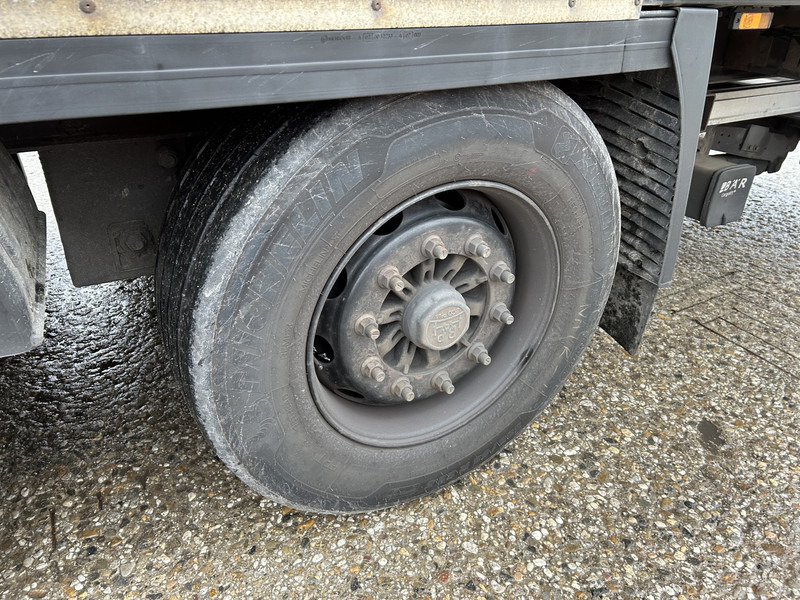 Полуприколка сандучар Krone Dry Liner / Box / Loadlift 2000 kg / APK TUV 04-26: слика 11 Полуприколка сандучар Krone Dry Liner / Box / Loadlift 2000 kg / APK TUV 04-26: слика 11