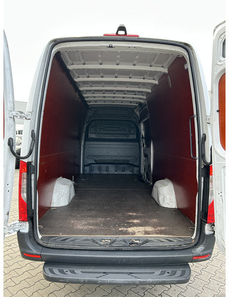 Мало комбе Mercedes-Benz Sprinter 311 2.2 CDI Euro 6D / 130 dkm / L3 H2 / Camera / APK TUV 10-26: слика 8 Мало комбе Mercedes-Benz Sprinter 311 2.2 CDI Euro 6D / 130 dkm / L3 H2 / Camera / APK TUV 10-26: слика 8