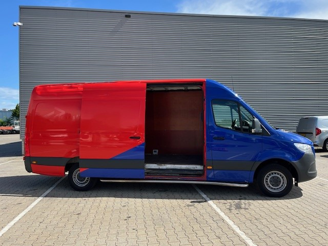 Mercedes-Benz Sprinter 311 / 2.2 CDI / L3 H2 / Automatic / APK-TUV 02-26 - Мало комбе: слика 3 Mercedes-Benz Sprinter 311 / 2.2 CDI / L3 H2 / Automatic / APK-TUV 02-26 - Мало комбе: слика 3