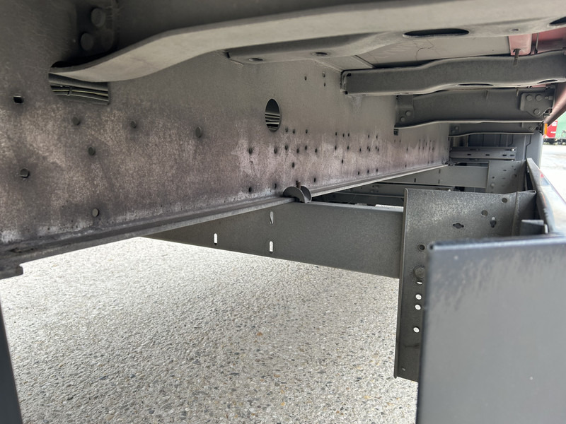 Schmitz Cargobull SCB S3B / Box Trailer / 2x Liftas / APK TUV 10-26 - Полуприколка сандучар: слика 5 Schmitz Cargobull SCB S3B / Box Trailer / 2x Liftas / APK TUV 10-26 - Полуприколка сандучар: слика 5