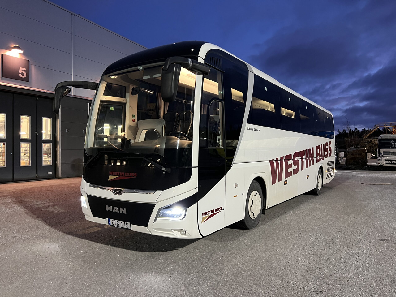 MAN Lions Coach R07 Euro 6D - Патнички вагон автобус: слика 2 MAN Lions Coach R07 Euro 6D - Патнички вагон автобус: слика 2