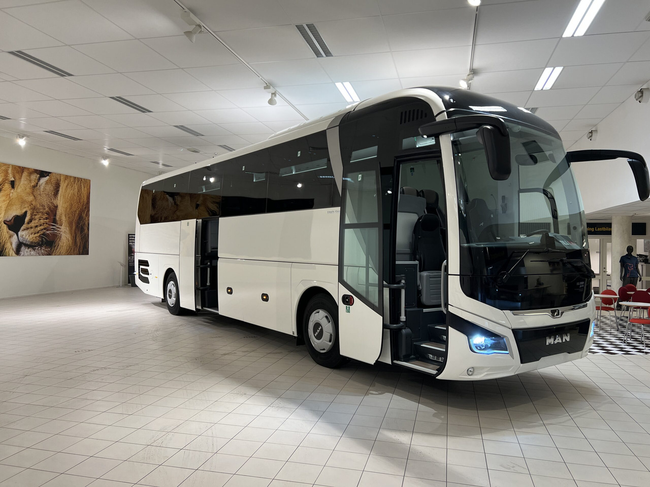 Патнички вагон автобус MAN Lions Coach R07 Euro 6E: слика 11