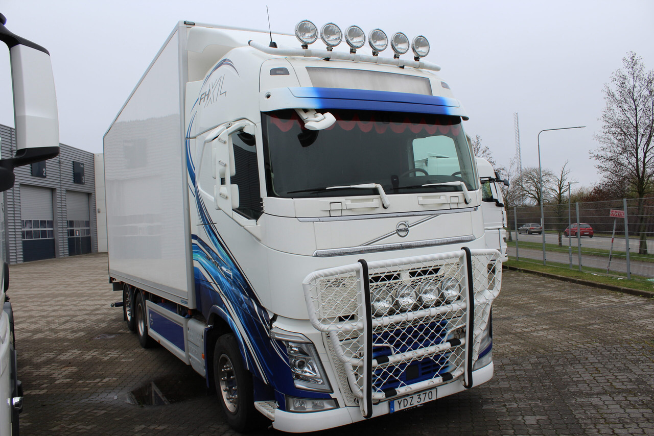 Volvo FH Fjärr - Камион сандучар: слика 1 Volvo FH Fjärr - Камион сандучар: слика 1
