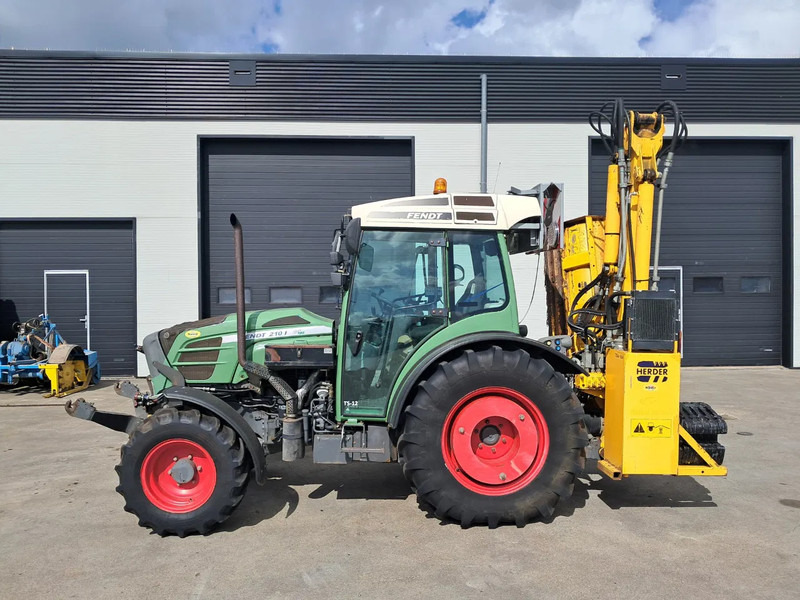 Fendt 210 P VARIO 210 P VARIO - Трактор: слика 2 Fendt 210 P VARIO 210 P VARIO - Трактор: слика 2