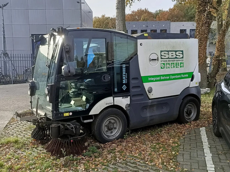 Mathieu MC210 Azura MC210 - Возило за метење: слика 3 Mathieu MC210 Azura MC210 - Возило за метење: слика 3