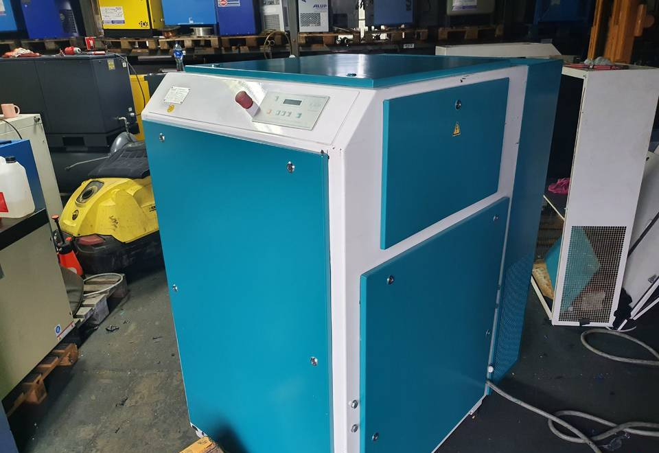 KOMPRESOR ŚRUBOWY RENNER RS 45 KW - Компресор за воздух: слика 2 KOMPRESOR ŚRUBOWY RENNER RS 45 KW - Компресор за воздух: слика 2