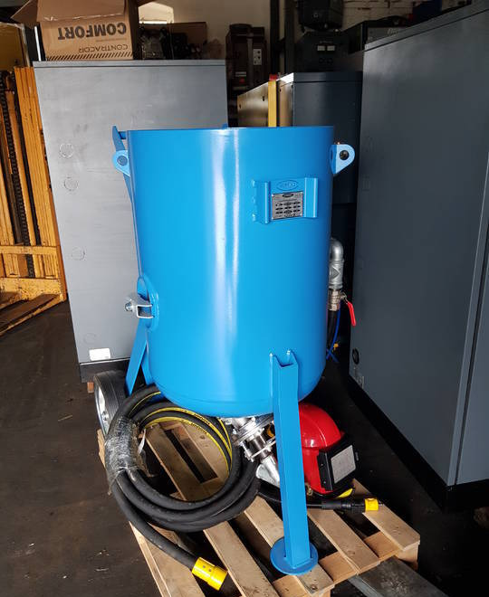 PIASKARKA OCZYSZCZARKA CLEMCO 200L KOMPLET - Градежна опрема: слика 5 PIASKARKA OCZYSZCZARKA CLEMCO 200L KOMPLET - Градежна опрема: слика 5