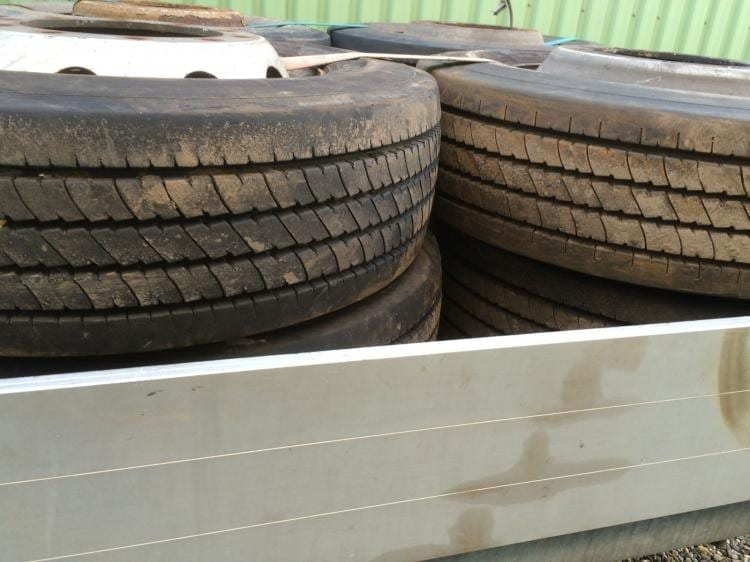 Banden met velg 275/70/22,5 profiel 90% - Комплетно тркало за Автобус: слика 1 Banden met velg 275/70/22,5 profiel 90% - Комплетно тркало за Автобус: слика 1