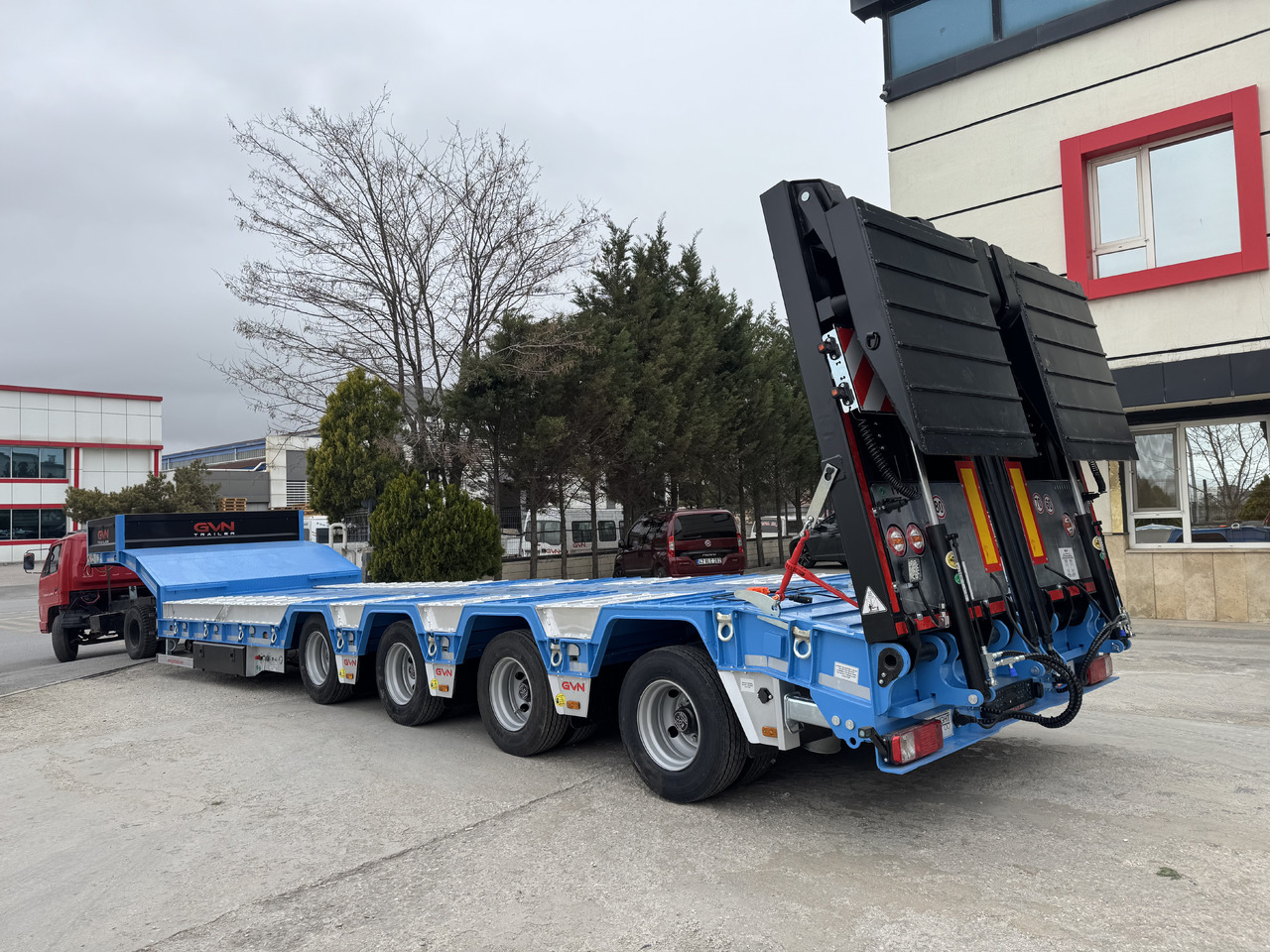 GVN Trailer 4 AXLE LOWBED WITH WHEEL RECESSES - Полуприколка за низок утовар: слика 1 GVN Trailer 4 AXLE LOWBED WITH WHEEL RECESSES - Полуприколка за низок утовар: слика 1