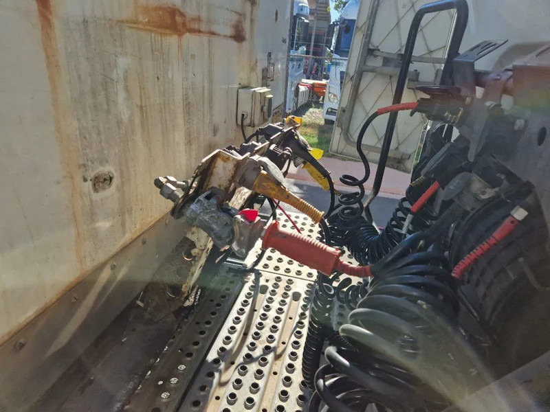 Diversen TURBO'S HOET OPL/3AT/38 - Полуприколка сандучар: слика 2 Diversen TURBO'S HOET OPL/3AT/38 - Полуприколка сандучар: слика 2