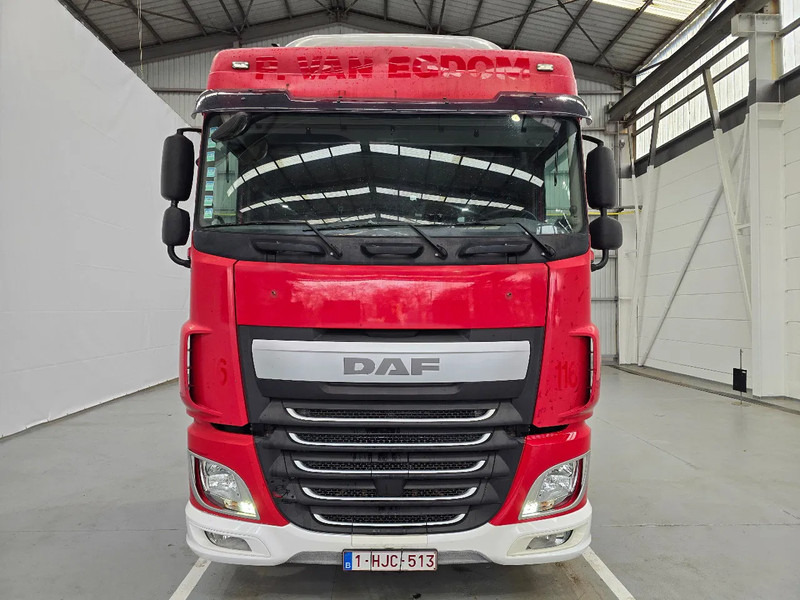 DAF XF 106.460 INTARDER / MANUEL / SPACECAB - Камион влекач: слика 2 DAF XF 106.460 INTARDER / MANUEL / SPACECAB - Камион влекач: слика 2