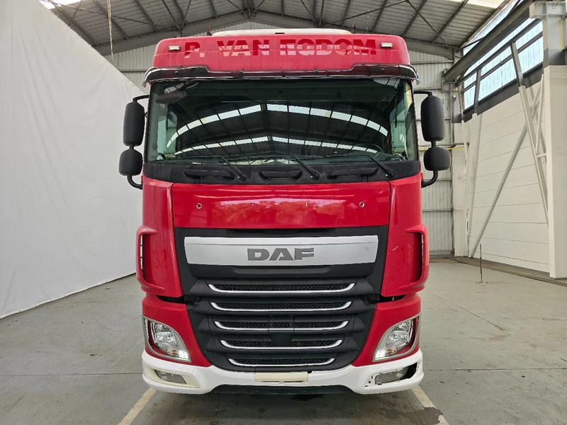 DAF XF 106.460 SPACECAB / INTARDER /MANUEL - Камион влекач: слика 2 DAF XF 106.460 SPACECAB / INTARDER /MANUEL - Камион влекач: слика 2