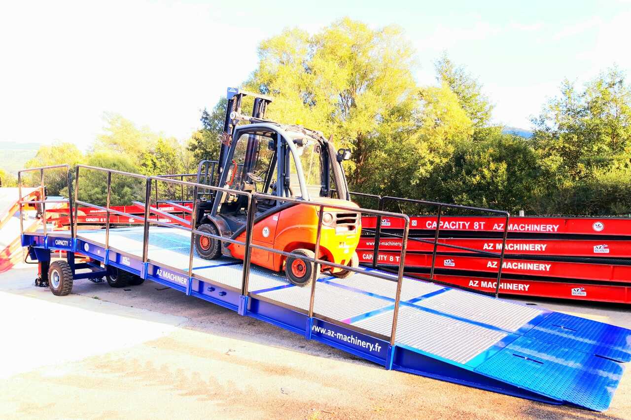 AZ RAMP KING VERSION, BIG FOOT 15 T mobile loading ramp - Товарна рампа: слика 1 AZ RAMP KING VERSION, BIG FOOT 15 T mobile loading ramp - Товарна рампа: слика 1