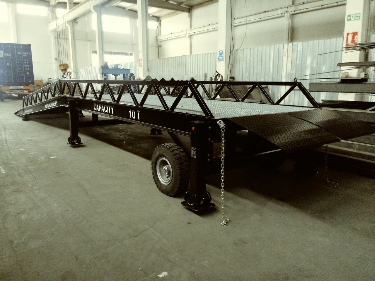 AZ RAMP STAR-10-XL mobile loading ramp - Товарна рампа: слика 2 AZ RAMP STAR-10-XL mobile loading ramp - Товарна рампа: слика 2