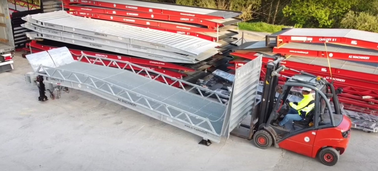 Loading Ramp with with hydraulic tilting bridge - AZ RAMP - STAR- 12T FULL GALVA - Товарна рампа: слика 3 Loading Ramp with with hydraulic tilting bridge - AZ RAMP - STAR- 12T FULL GALVA - Товарна рампа: слика 3