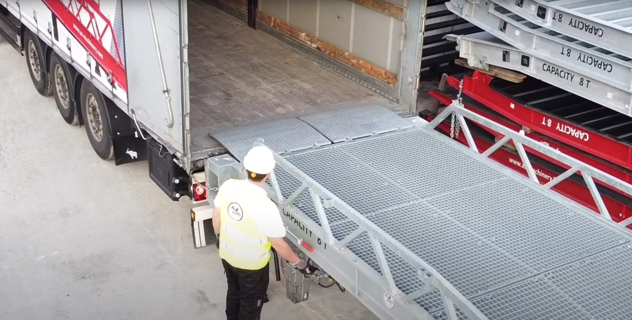 Loading Ramp with with hydraulic tilting bridge - AZ RAMP - STAR- 12T FULL GALVA - Товарна рампа: слика 4 Loading Ramp with with hydraulic tilting bridge - AZ RAMP - STAR- 12T FULL GALVA - Товарна рампа: слика 4