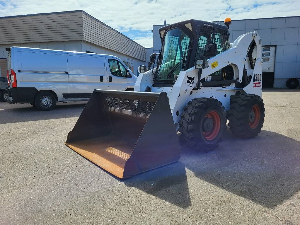 Bobcat A 300 - Компактен натоварувач: слика 4 Bobcat A 300 - Компактен натоварувач: слика 4