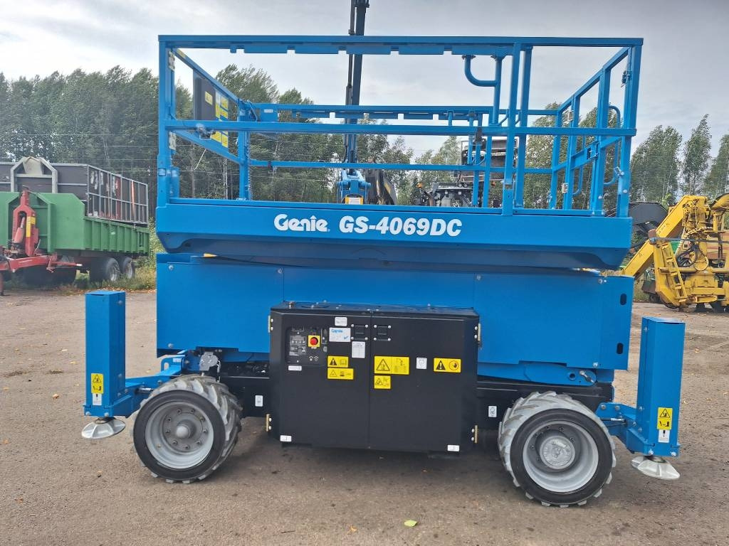 Genie GS-4069 DC - Кревач ножица: слика 1 Genie GS-4069 DC - Кревач ножица: слика 1