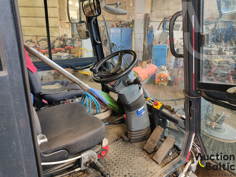 Aebi Schmitd eSwingo 200+ - Возило за метење: слика 5 Aebi Schmitd eSwingo 200+ - Возило за метење: слика 5