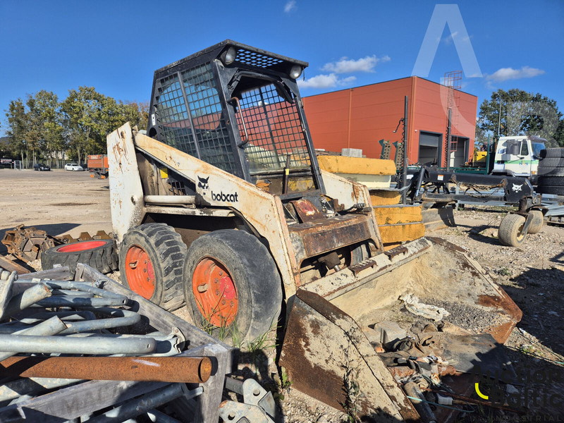 Bobcat 743 - Компактен натоварувач: слика 1 Bobcat 743 - Компактен натоварувач: слика 1