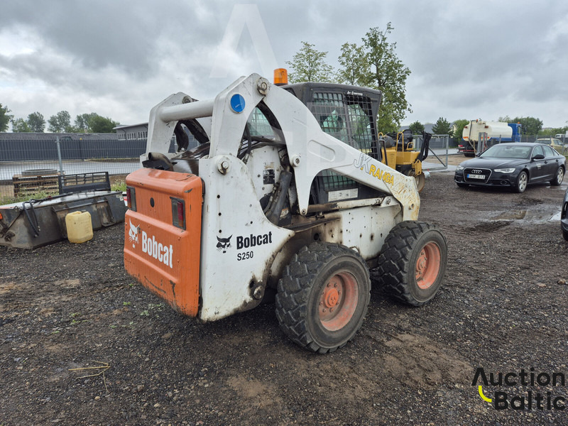 Bobcat S 250 - Компактен натоварувач: слика 5 Bobcat S 250 - Компактен натоварувач: слика 5