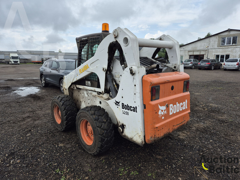 Компактен натоварувач Bobcat S 250: слика 6