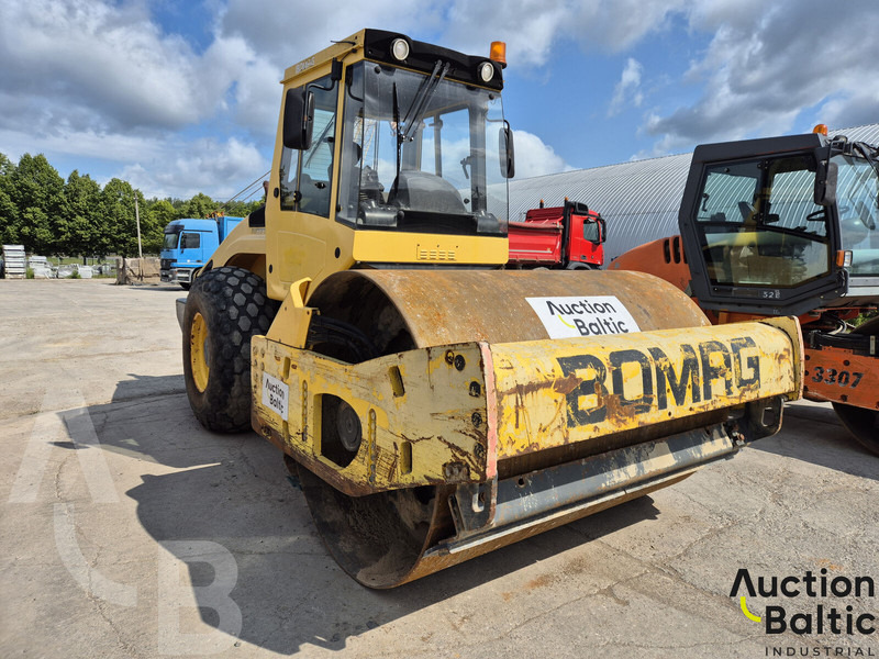 Bomag BW 211 D-4 - Ваљак: слика 1 Bomag BW 211 D-4 - Ваљак: слика 1