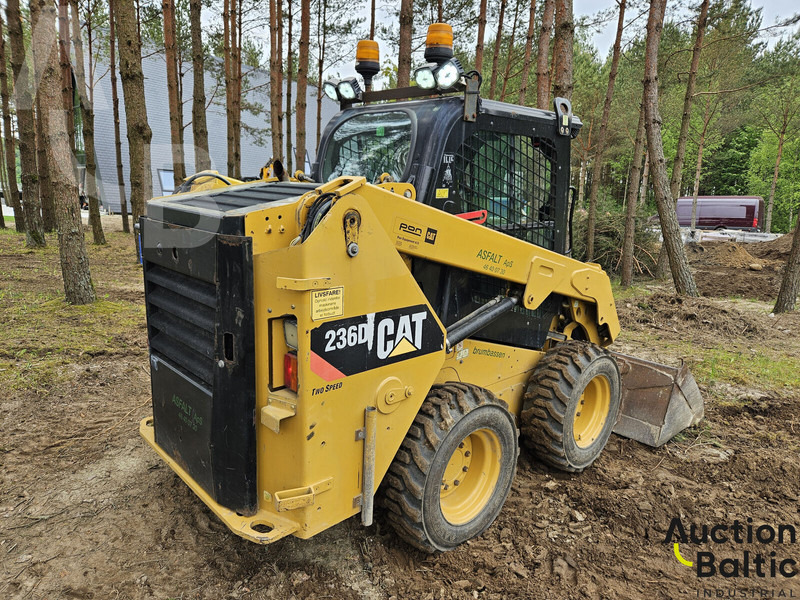 Caterpillar 236 D - Компактен натоварувач: слика 3 Caterpillar 236 D - Компактен натоварувач: слика 3